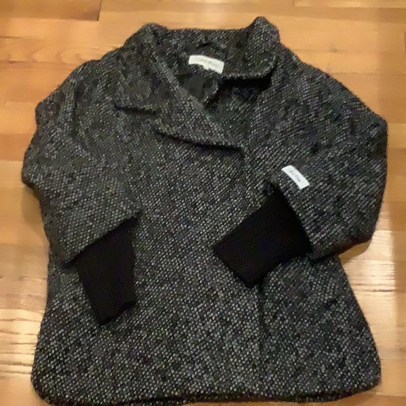 Beautiful coat - Picture 1 of 3